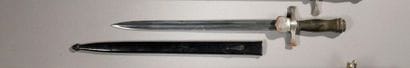 Dagger of venery. Horn handle. Iron frame....