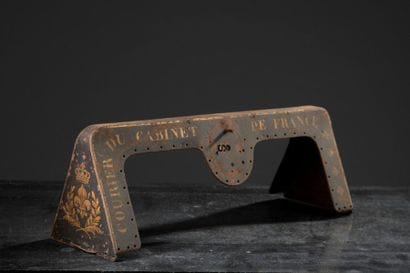 Mail bag hinge in steel from the Restoration...