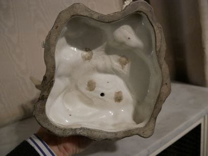 Rez-de-chaussée 

Probablement porcelaine...