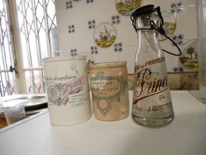 Rez-de-chaussée 

Lot d'un pot à lait en...