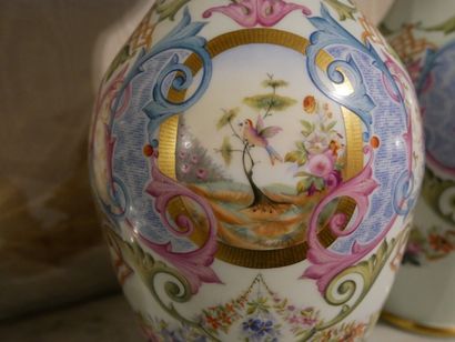 Rez-de-chaussée

Paire de vases balustre...