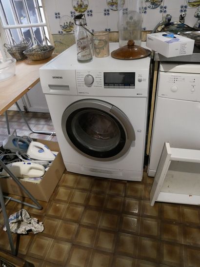 Rez-de-chaussée

Lave-linge Siemens



(état...