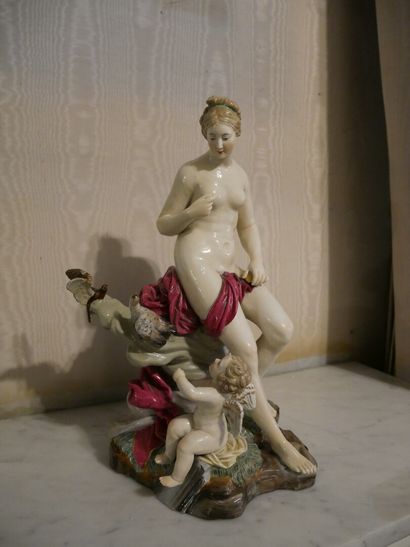 Rez-de-chaussée 

Probablement porcelaine...