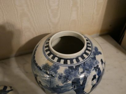 Rez-de-chaussée 

Pot à gingembre en porcelaine...