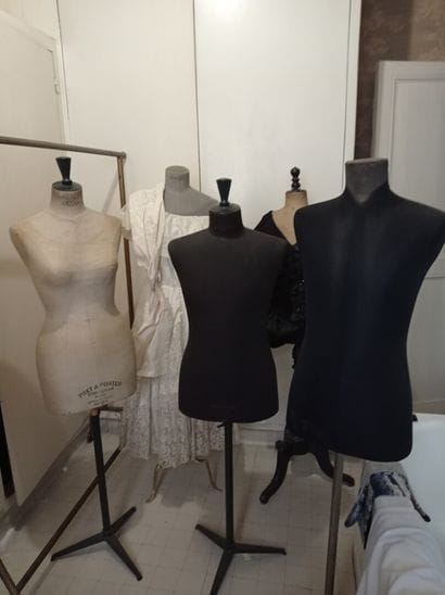 1er étage 

Cinq mannequins



NB: Récupération...