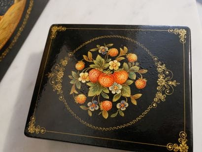 Rez-de-chaussée 

Russie, XXe siècle

Suite...
