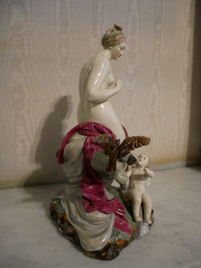 Rez-de-chaussée 

Probablement porcelaine...