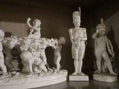 Rez-de-chaussée 

Lot en porcelaine blanche...