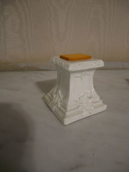 Rez-de-chaussée 

Meissen - Petite statuette...