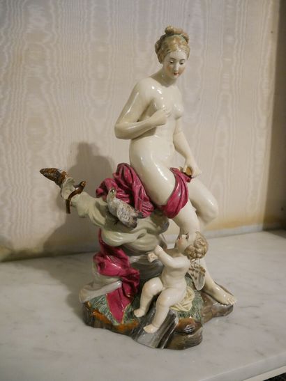Rez-de-chaussée 

Probablement porcelaine...