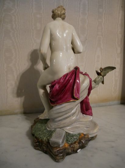 Rez-de-chaussée 

Probablement porcelaine...