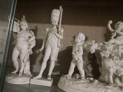 Rez-de-chaussée 

Lot en porcelaine blanche...