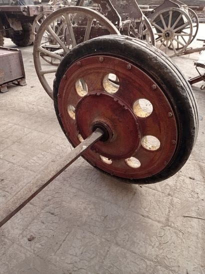Front wheels. Width 238 cm Ø 123 cm appr...