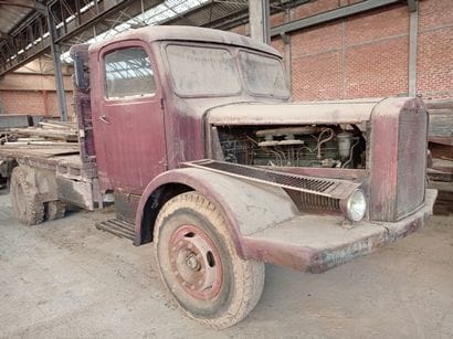 Mercedes flatbed truck, model L 4500S, was...