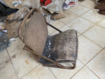 Tank seat, adjustable model.