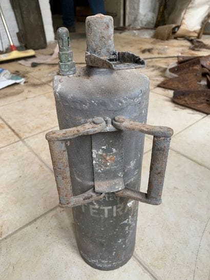 Extincteur de véhicule.