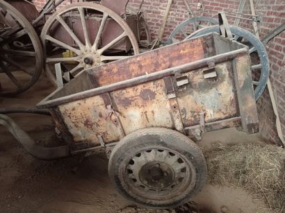French Infantry trailer, iron, with opening...