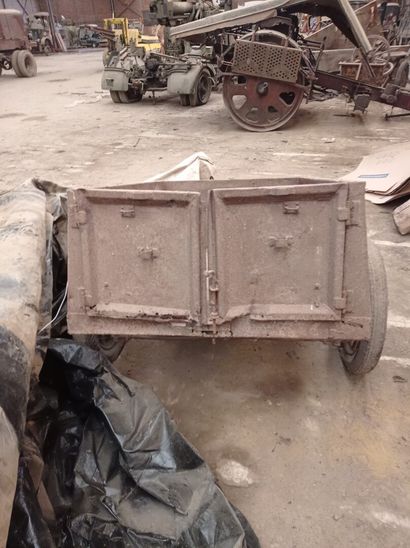 French Infantry trailer model 37, mounted...