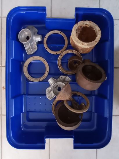 Lot of tank light parts.