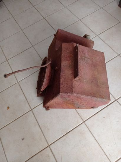 Semi-tracked fuel tank.