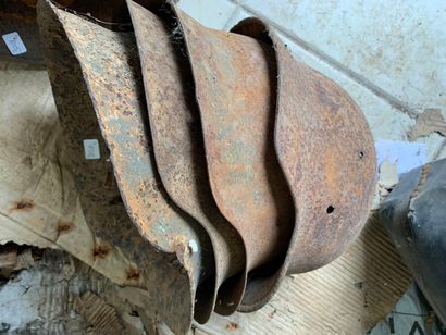 Set of 4 helmet shells. In the state