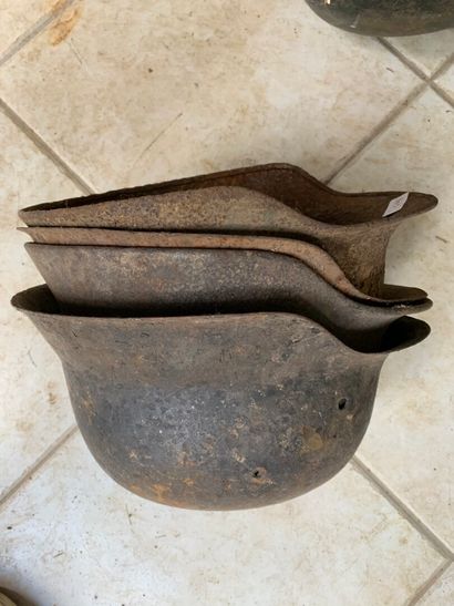 Set of 4 helmet shells. In the state