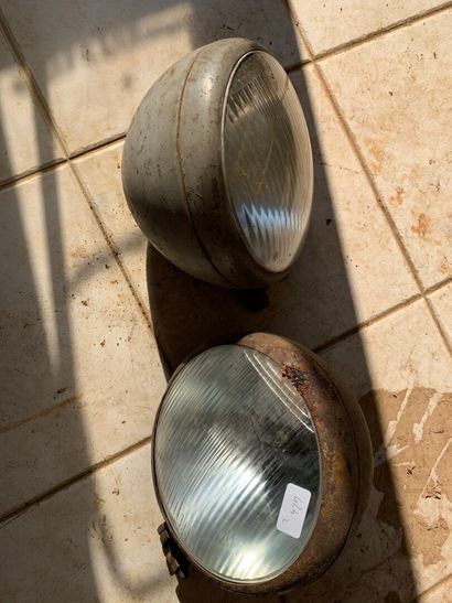 Pair of Bosch headlights. Ø of the glasses...