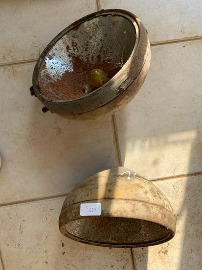 Pair of Bosch headlights. Ø of the glasses:...