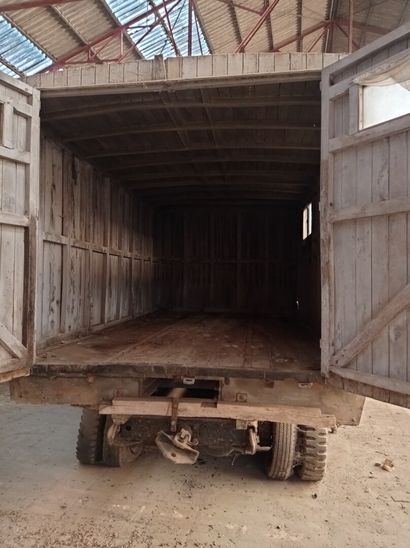 Mercedes truck, type LG 3000, 6 x 4, 6-cylinder...