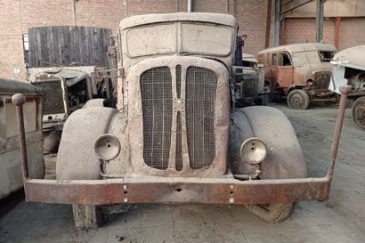 Henschel tipper truck, 4 x 2, 6 cylinder...