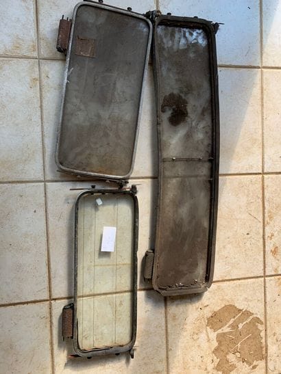 Set of 3 heated windscreens.