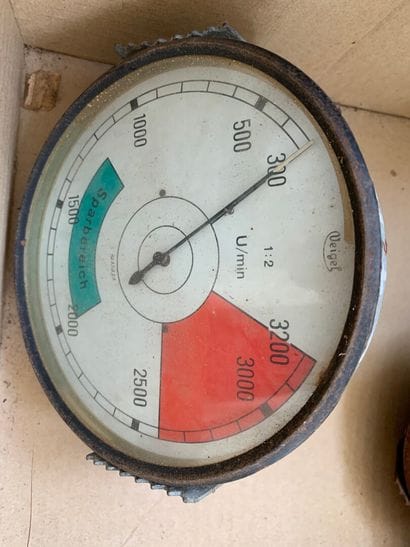 Semi-tracked tachometer, 12 and 18 tons.