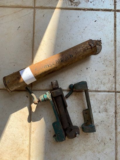Lot: 3 vehicle windshield holders, brake...