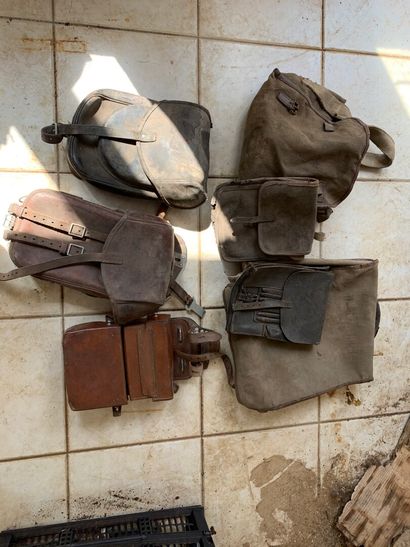 Set of panniers.