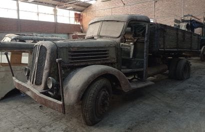 Henschel tipper truck, 4 x 2, 6 cylinder...