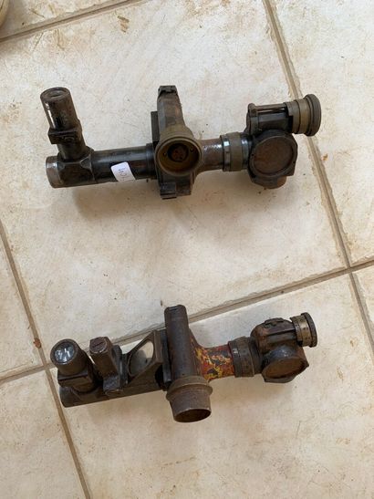 Set of 2 gun optics.