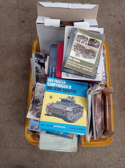 Lot de livres, revues, manuels et divers...