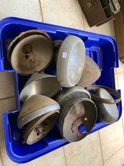 Lot of various headlights. (incomplete)