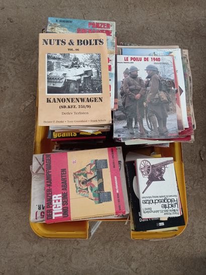 Lot de livres, revues, manuels et divers...