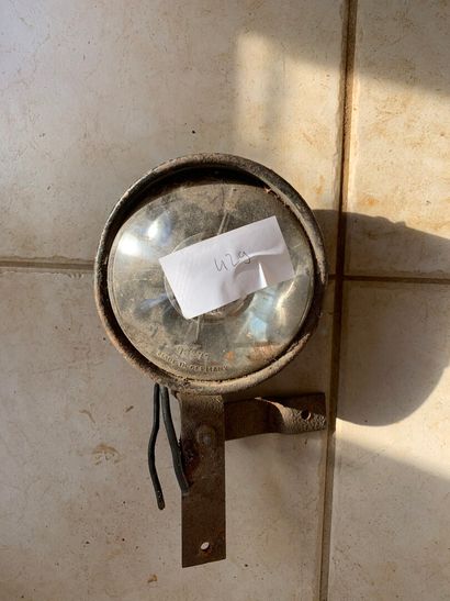 Headlight with glass. Ø of the glass : 12,5...