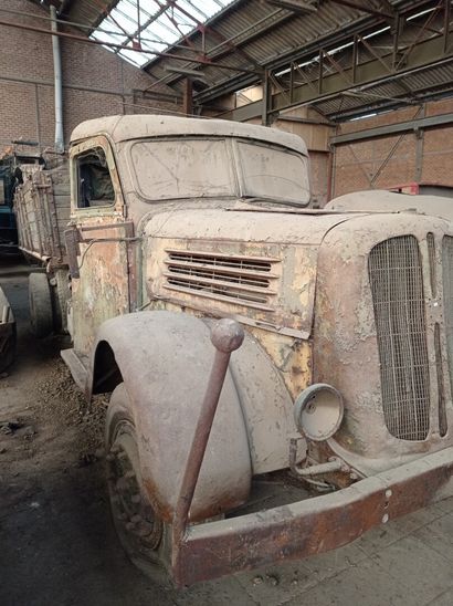 Henschel tipper truck, 4 x 2, 6 cylinder...