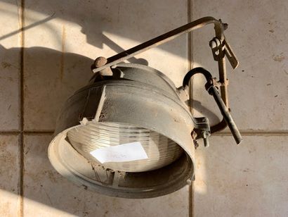 Searchlight in aluminium. Ø of the glass:...