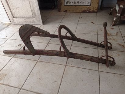 Selle de bât de dromadaire décorée. début...