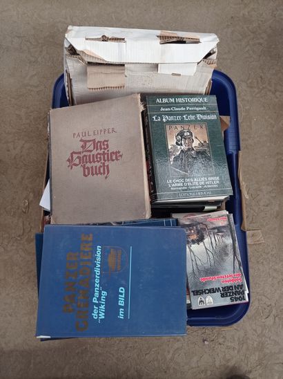 Lot de livres, revues, manuels et divers...