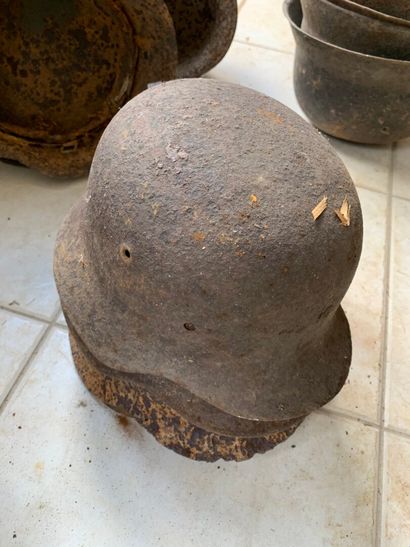 
Set of 4 helmet shells. In the state

