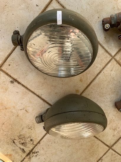 Pair of Bosch headlights. Ø of the glasses...