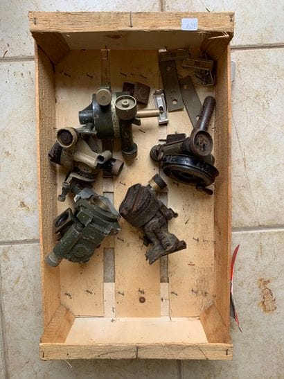 Dismantled optics, model RA35.