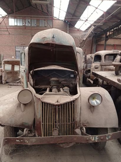 Ford Poissy flatbed truck, 4 x 2, 3.9 litre...