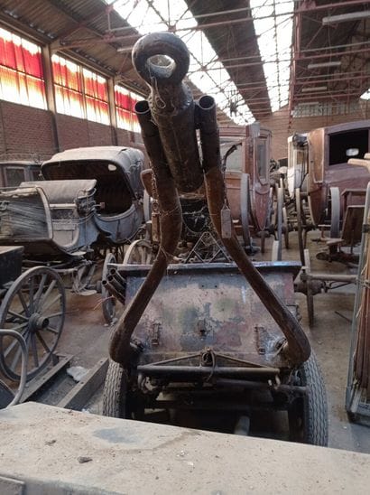 French Infantry trailer, iron, with opening...