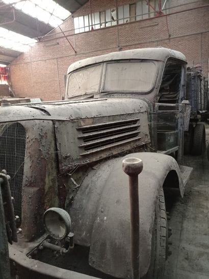 Henschel tipper truck, 4 x 2, 6 cylinder...